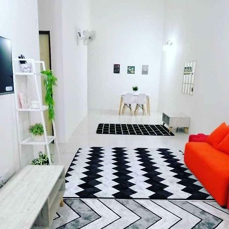 Nur Zahra Sungkai Homestay Extérieur photo