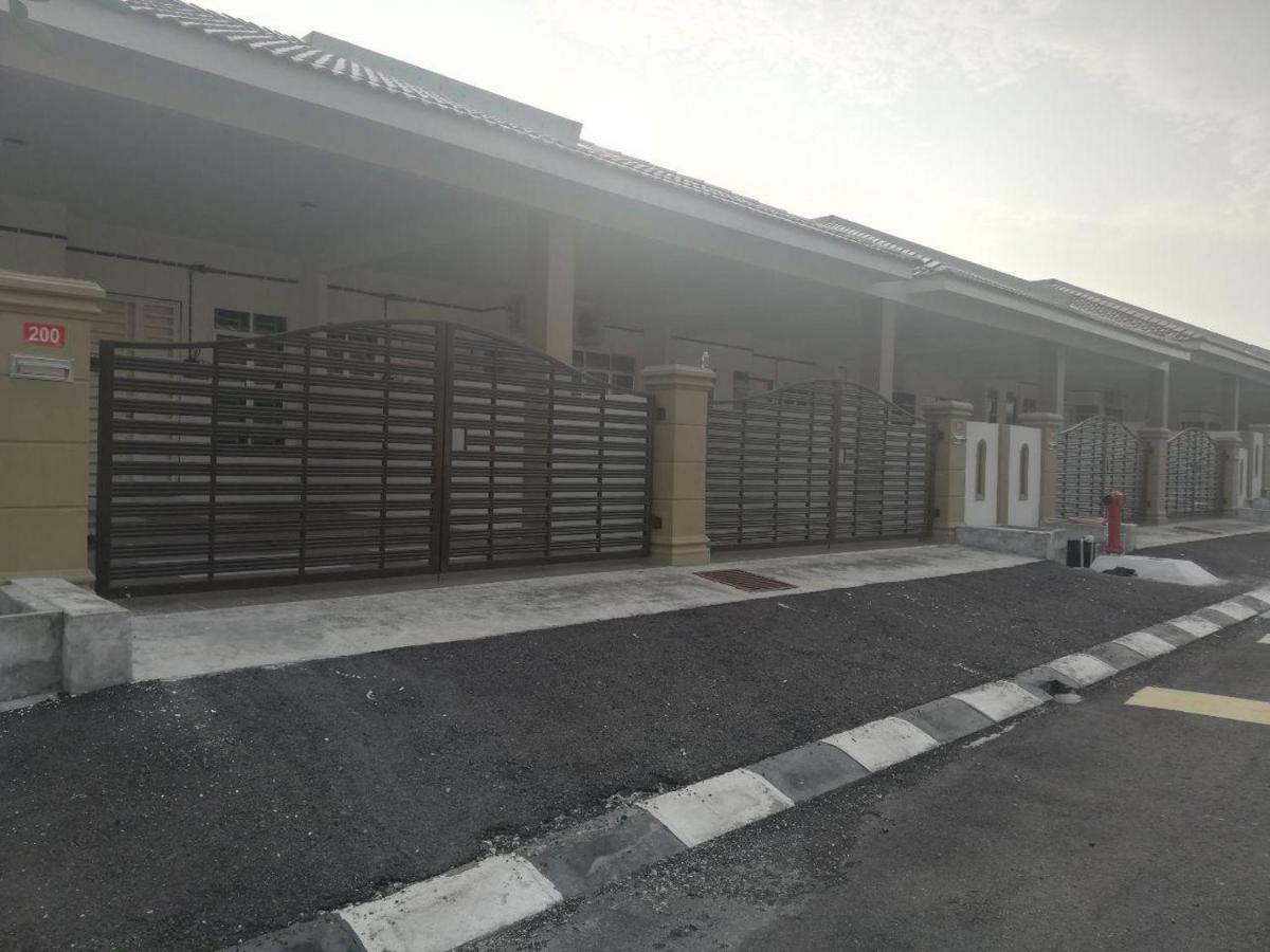 Nur Zahra Sungkai Homestay Extérieur photo